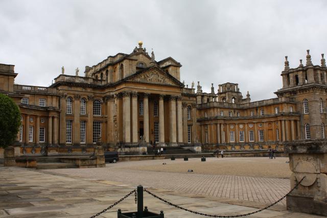 Blenheim_Palace_Woodstock_-_Architects_John_Vanbrugh_and_Nicholas_Hawksmoor_01.JPG