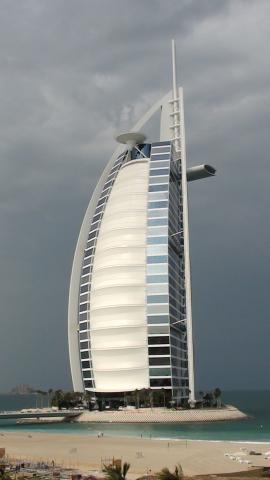 Burj_Al_Arab_Dubai_Architect_Atkins_Design_Studio_01.JPG