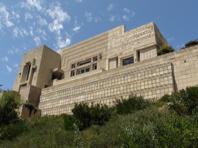 Ennis_Residence_Los_Angeles_-_Architect_Frank_Llyod_Wright_01.JPG