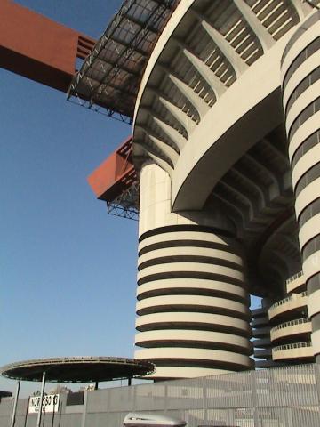 Stadio_Giuseppe_Meazza_%28San_Siro%29_Milan_02.JPG