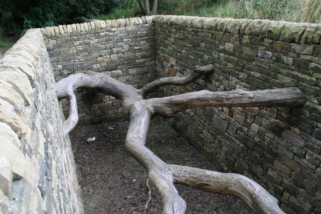 Yorkshire_Sculpture_Park_-_Artist_Andy_Goldsworthy_01.jpg